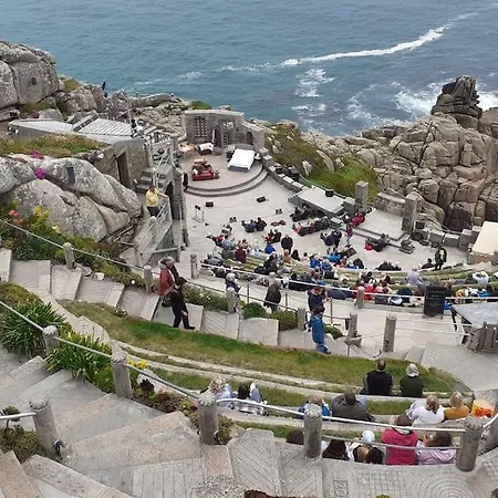 Sea View In Sleeps 6 Holiday home