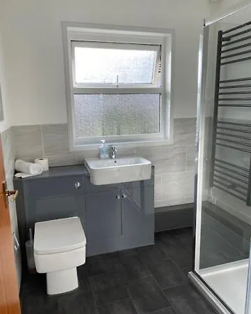 Sea View In Sleeps 6 Holiday home *