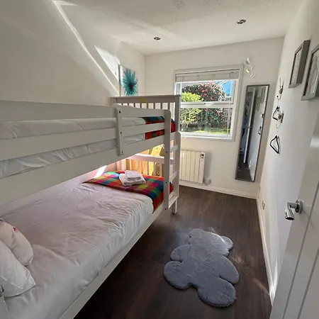 Holiday home Sea View In Sleeps 6 *
