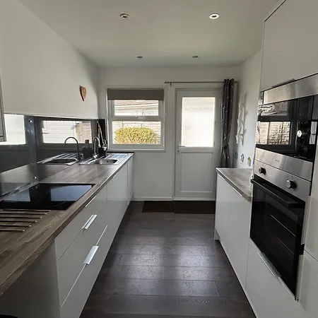 Sea View In Sleeps 6